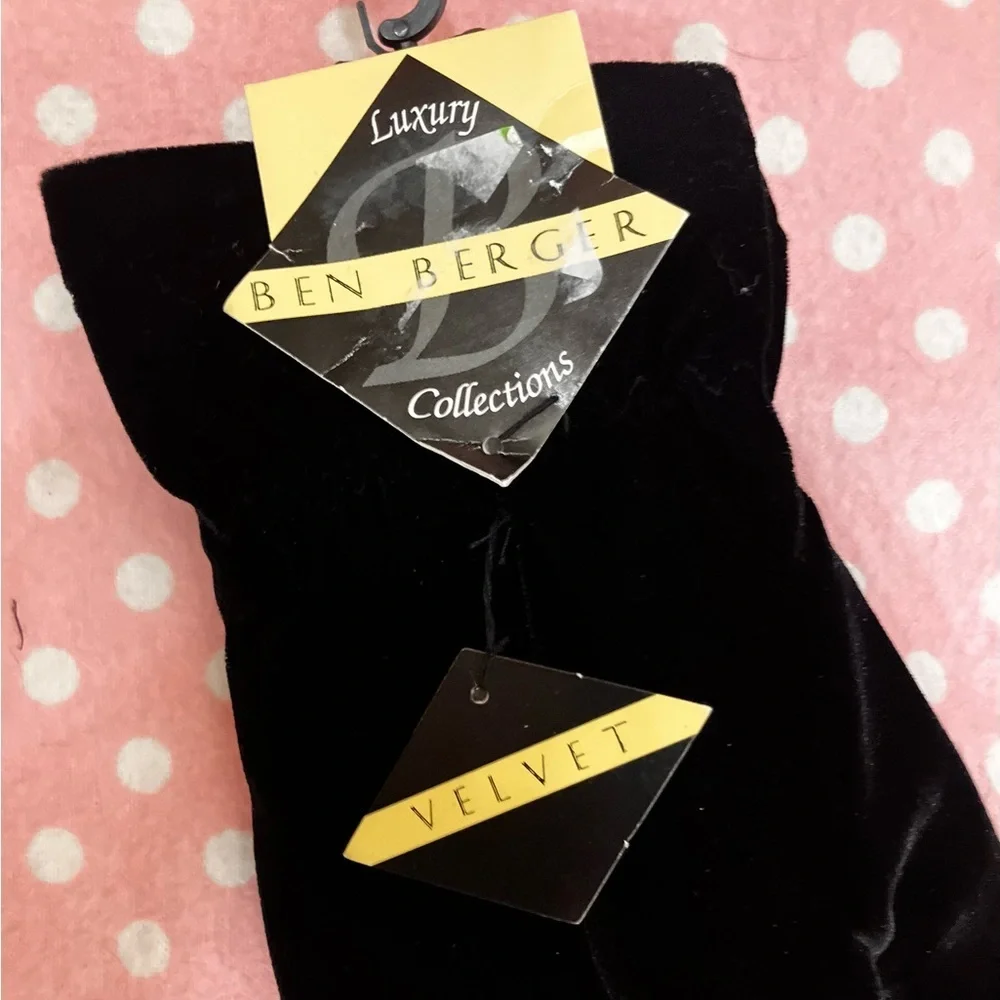Black Velvet Gloves